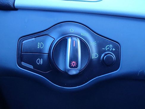 Used 2016 Audi A4 2.0T Premium Plus w/ Technology Package image 29