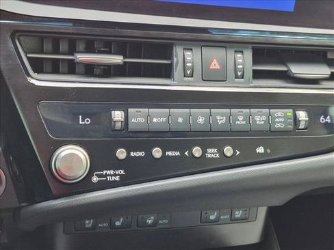 Used 2025 Lexus ES 350 w/ Premium Package FWD image 8