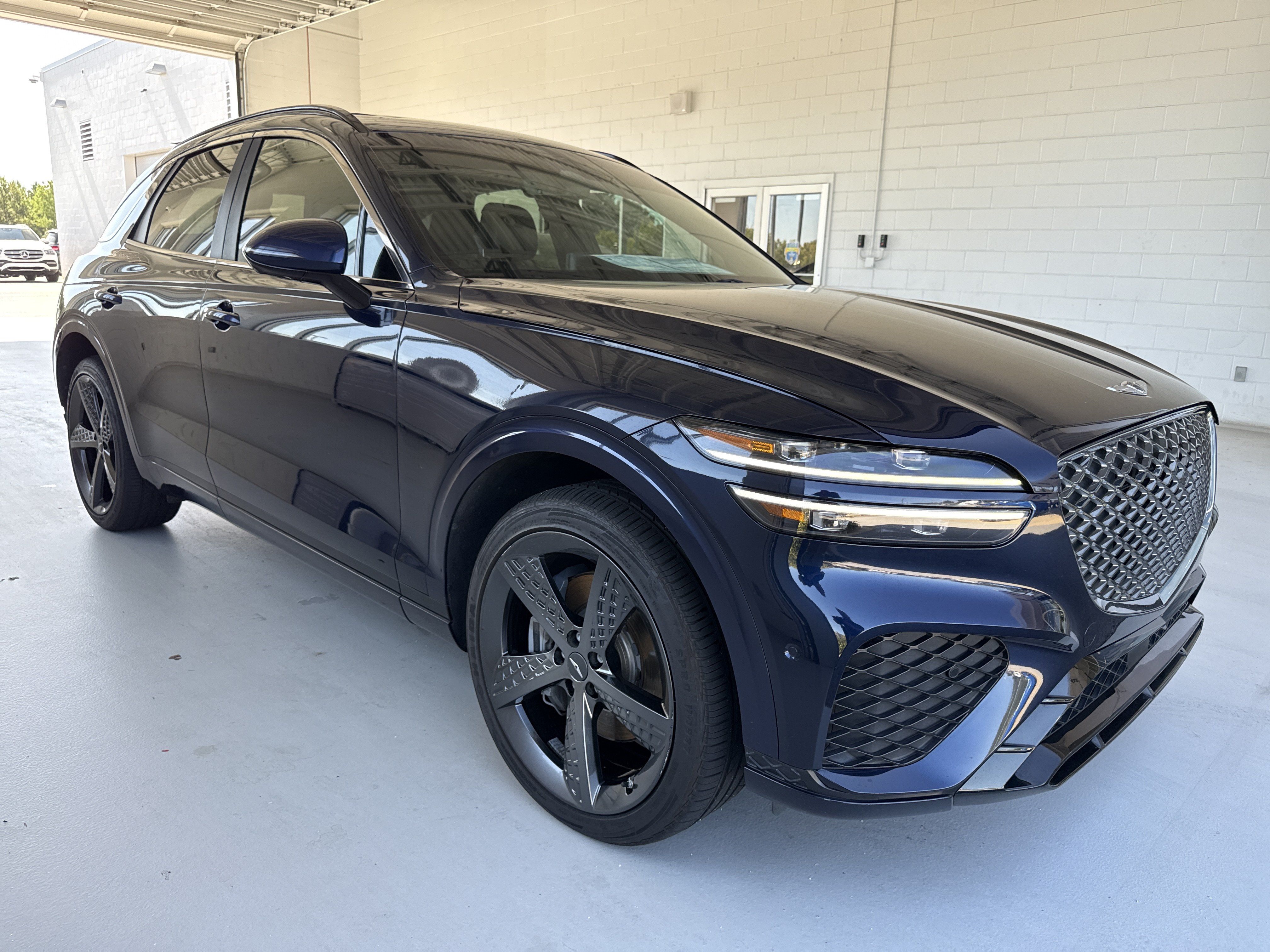 Used 2022 Genesis GV70 3.5T Sport w/ Sport Prestige Package AWD/4WD image 15