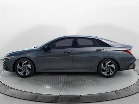 New 2026 Hyundai Elantra SEL Sport Premium image 3