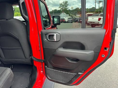 Used 2023 Jeep Gladiator Overland AWD/4WD image 20