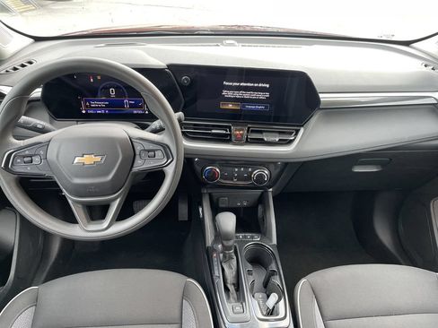 Used 2025 Chevrolet TrailBlazer LT AWD/4WD image 15