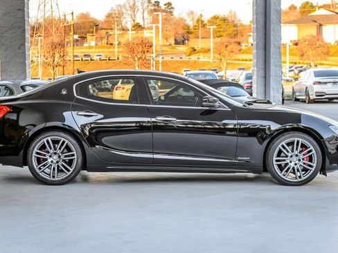 Used 2018 Maserati Ghibli GranSport image 56