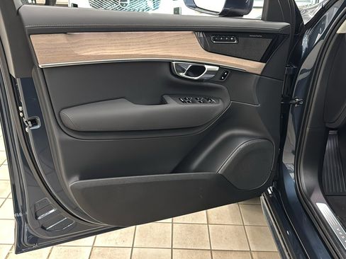 New 2026 Volvo XC90 T8 Plus image 21