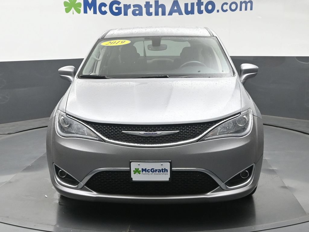 Used 2019 Chrysler Pacifica Touring Plus w/ Tire & Wheel Group FWD image 6