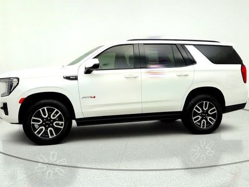Used 2024 GMC Yukon AT4 w/ Technology Package AWD/4WD image 8