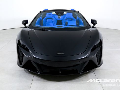 Used 2025 McLaren Artura Spider image 5
