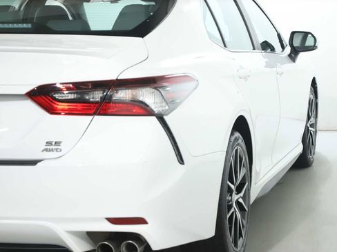 Used 2023 Toyota Camry SE AWD/4WD image 46