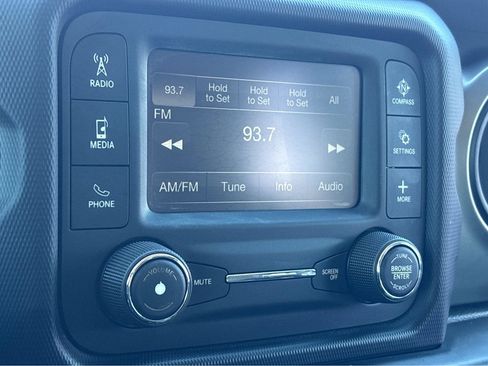 Used 2019 Jeep Wrangler Unlimited Sport S image 6