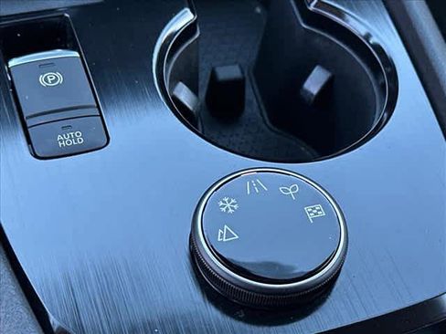 Used 2022 Nissan Rogue SV image 24