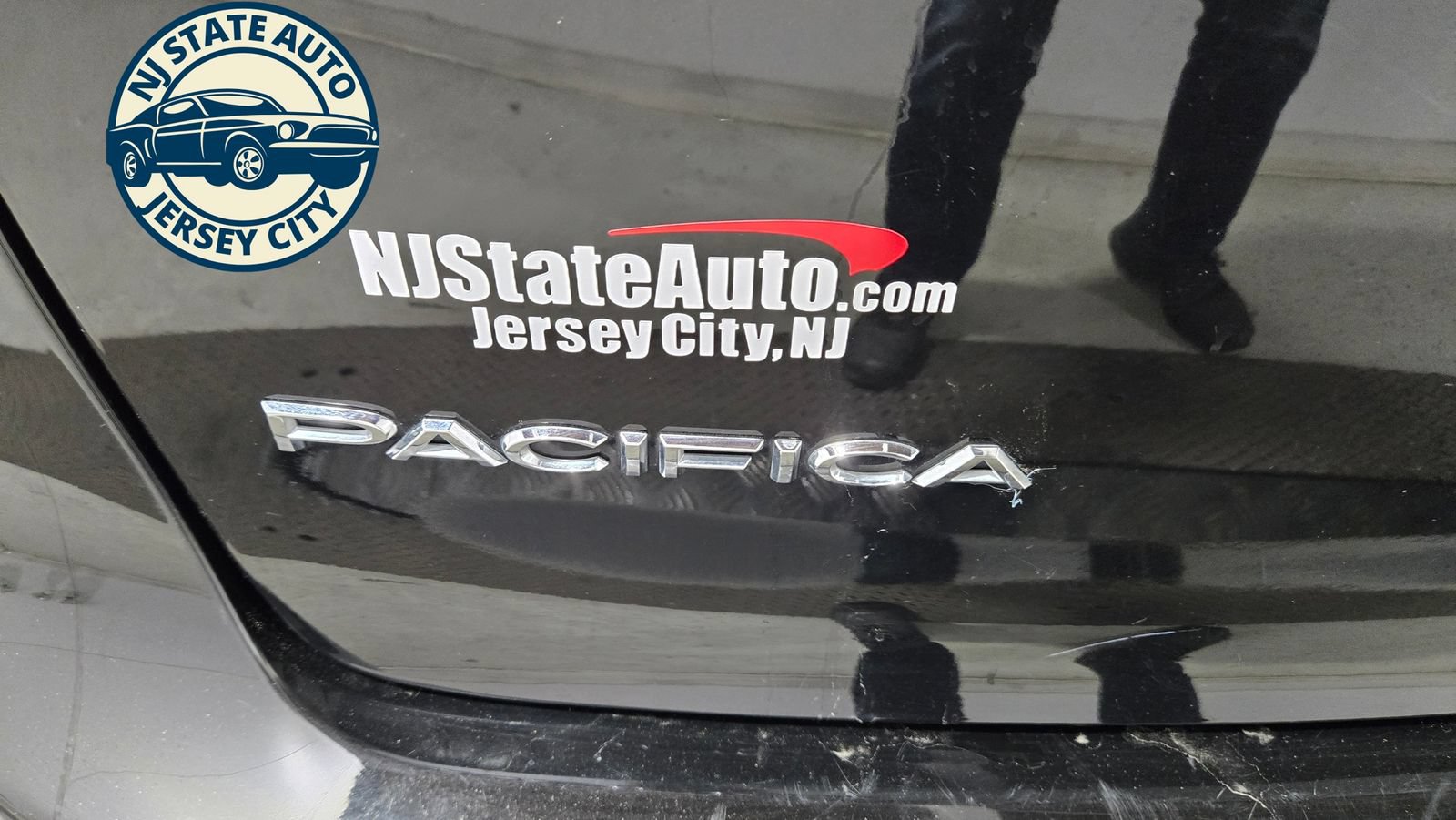 Used 2024 Chrysler Pacifica Limited FWD image 35