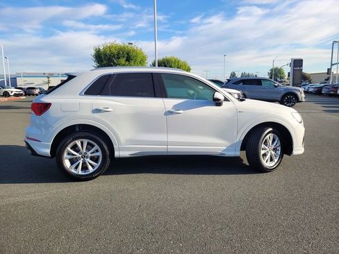 Used 2023 Audi Q3 2.0T Premium w/ Convenience Package AWD/4WD image 3