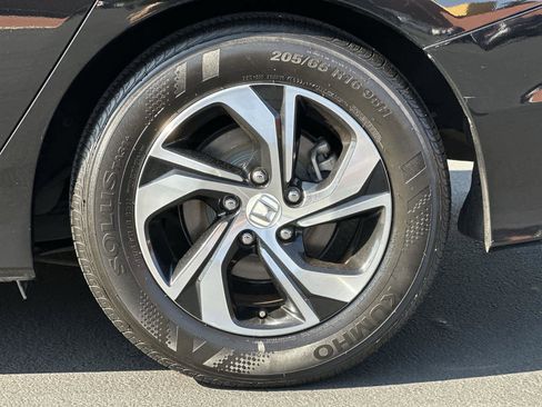 Used 2017 Honda Accord LX image 8