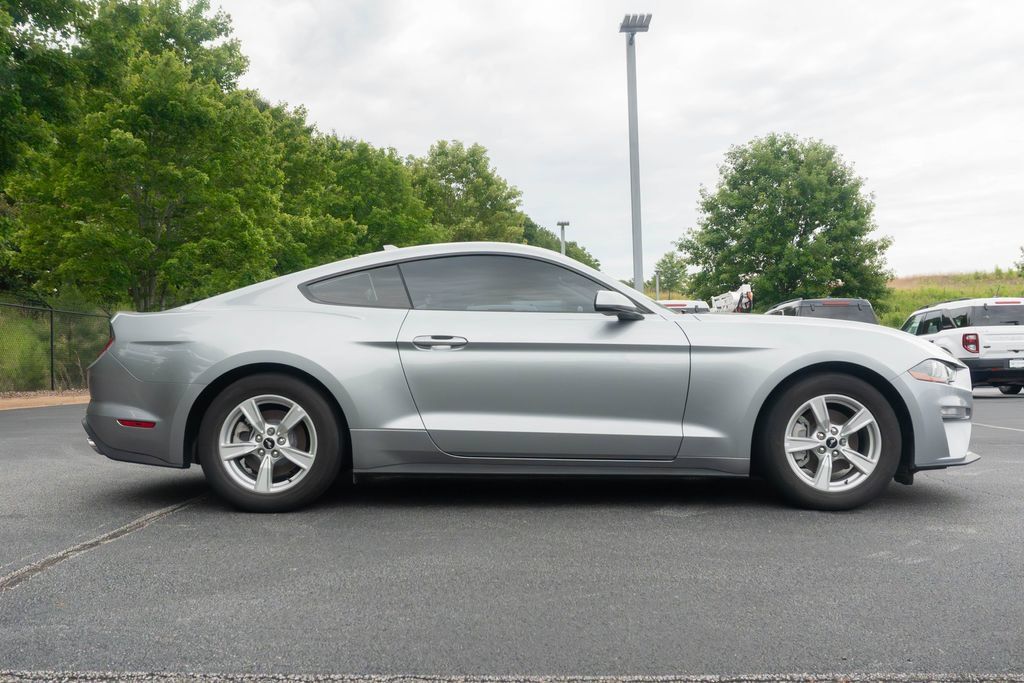 Used 2022 Ford Mustang Coupe RWD image 10
