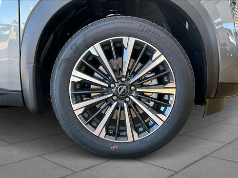 New 2026 Nissan Pathfinder Platinum image 12