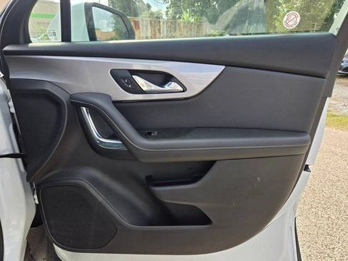 Used 2025 Chevrolet Blazer LT FWD image 27