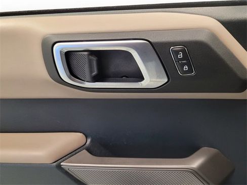 Used 2023 Ford Bronco Wildtrak image 27