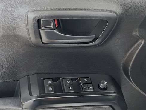 Used 2021 Toyota Tacoma SR w/ SR Convenience Package image 16