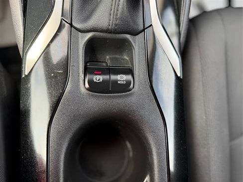 Used 2022 Toyota Corolla LE FWD image 29