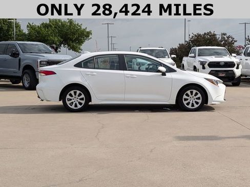 Used 2024 Toyota Corolla LE FWD image 4