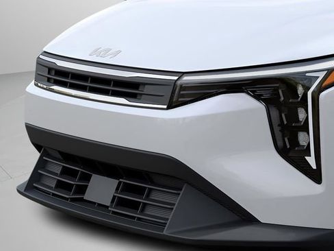 New 2026 Kia K4 FWD image 32