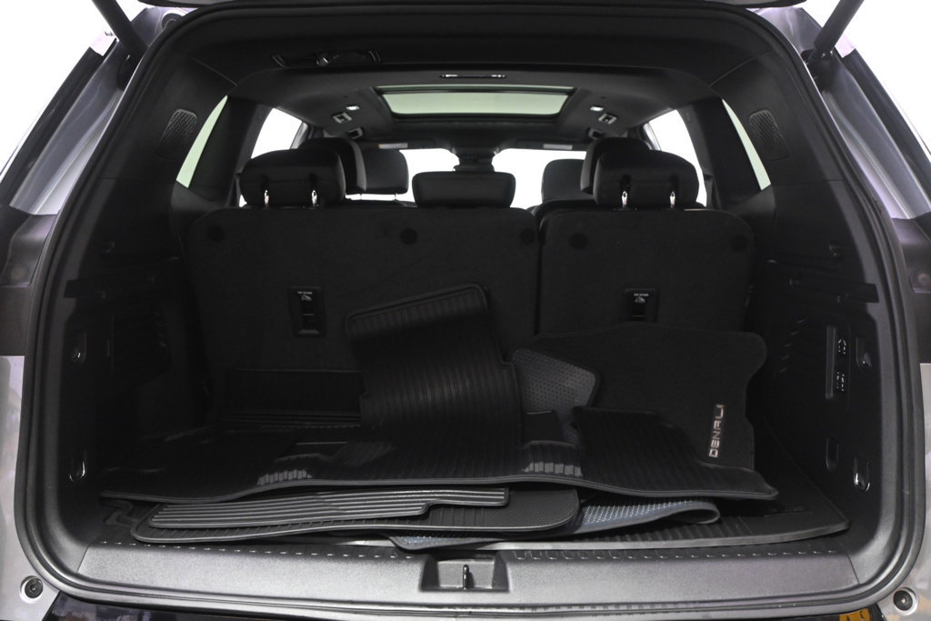 Used 2024 GMC Acadia Denali w/ LPO, Floor Liner Package AWD/4WD image 20