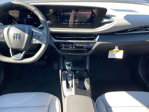 New 2025 Buick Envista Avenir image 16