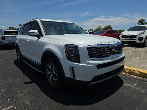 Used 2020 Kia Telluride EX w/ Towing Package FWD image 2