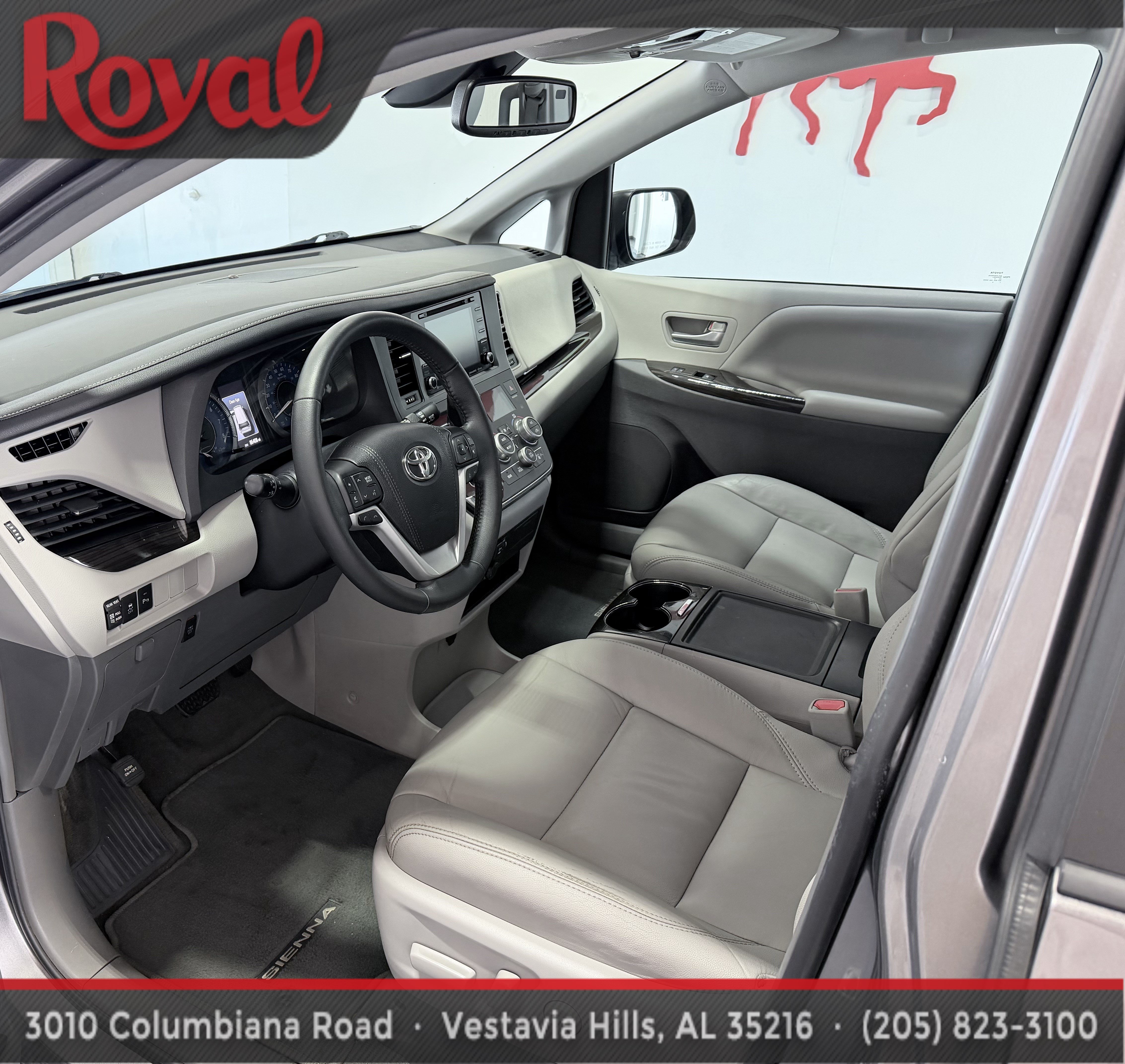 Used 2018 Toyota Sienna XLE w/ XLE Navigation Package FWD image 13