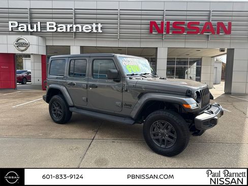 Used 2020 Jeep Wrangler Unlimited Sahara image 1