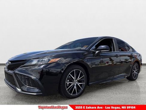 Certified 2023 Toyota Camry SE FWD image 1
