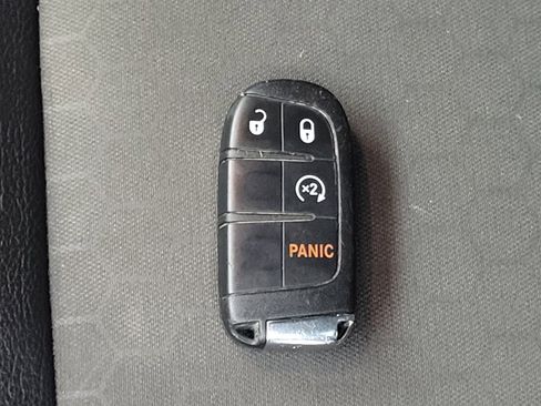 Used 2019 Jeep Compass Latitude w/ Cold Weather Group AWD/4WD image 32
