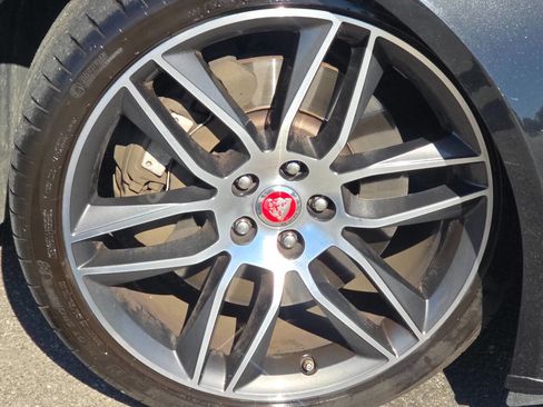 Used 2019 Jaguar F-TYPE Coupe image 10