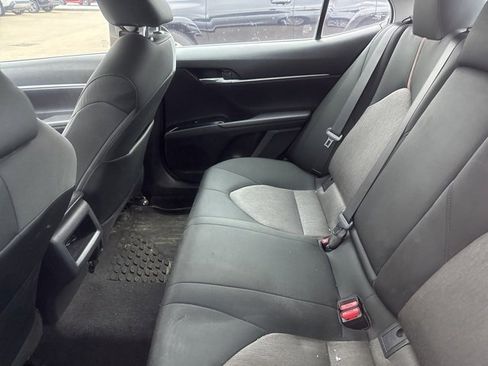 Used 2019 Toyota Camry LE image 4