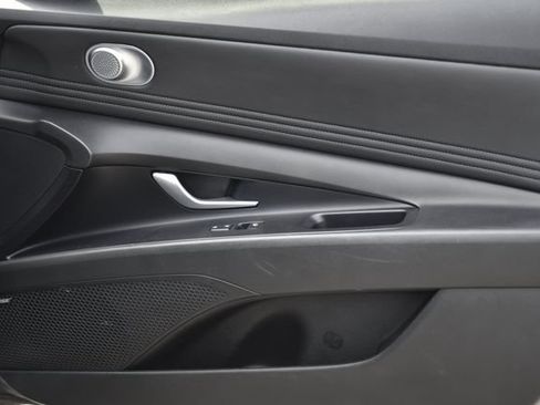 Used 2023 Hyundai Elantra Limited FWD image 29