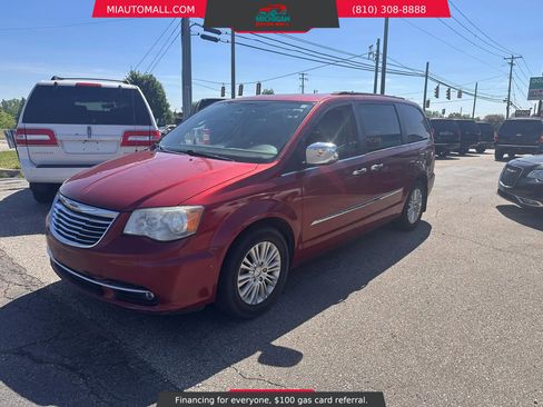 Used 2012 Chrysler Town & Country Touring-L w/ Premium Group FWD image 1