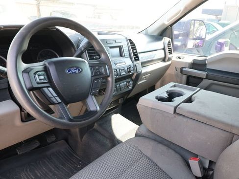 Used 2019 Ford F250 XLT AWD/4WD image 9