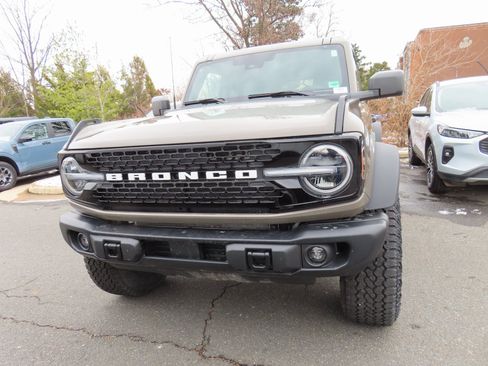 New 2025 Ford Bronco Badlands w/ Sasquatch Package image 2