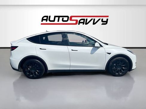 Used 2025 Tesla Model Y Long Range AWD/4WD image 8