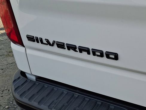 Used 2023 Chevrolet Silverado 1500 LT Trail Boss w/ LT Trail Boss Premium Package AWD/4WD image 29