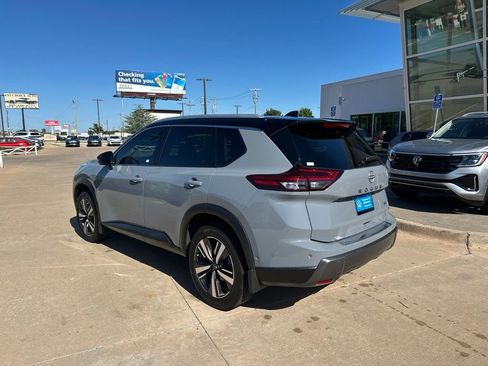 Used 2024 Nissan Rogue SL w/ SL Premium Package FWD image 7
