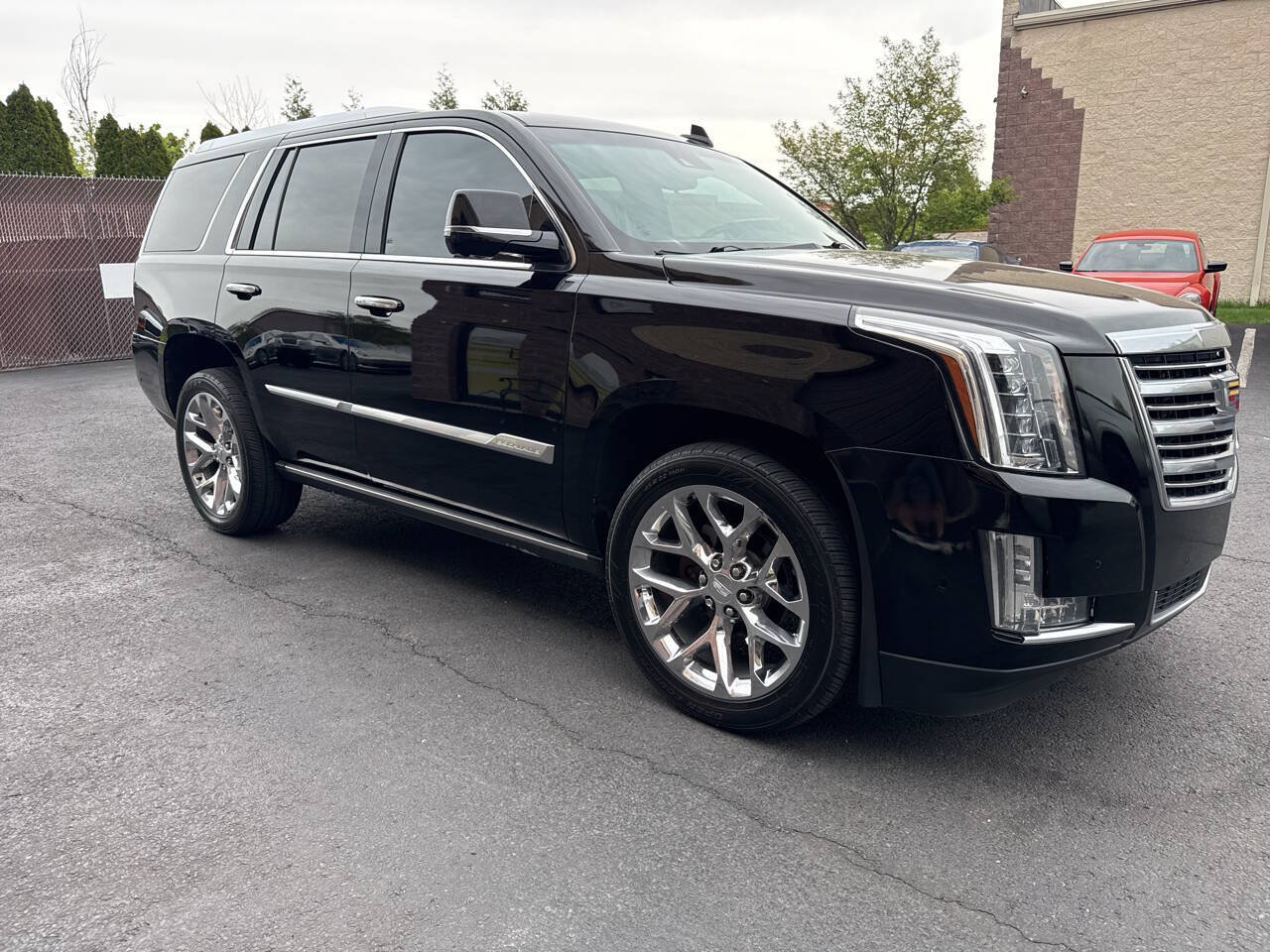 Used 2018 Cadillac Escalade Platinum AWD/4WD image 7