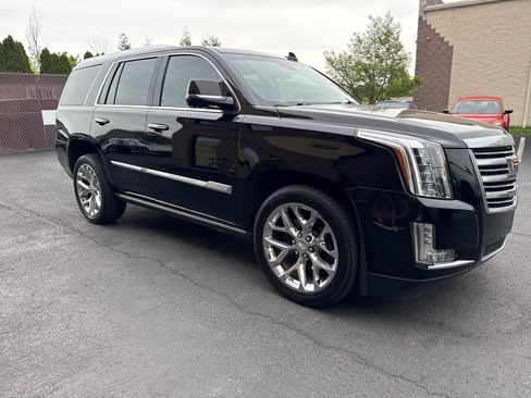Used 2018 Cadillac Escalade Platinum AWD/4WD image 7