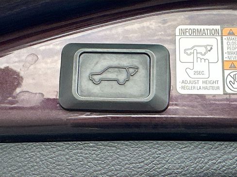 Used 2017 Toyota RAV4 XLE w/ All Weather Liner Package AWD/4WD image 28