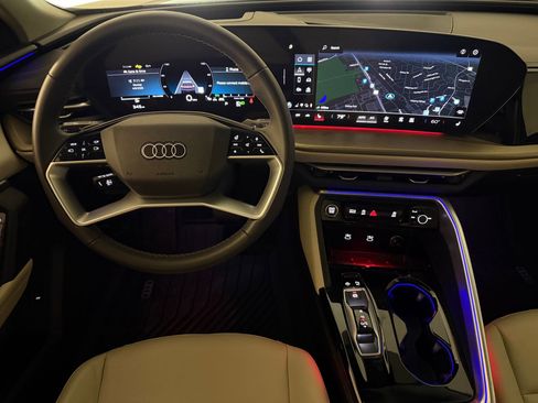 Used 2025 Audi Q5 Premium Plus w/ Premium Plus image 30