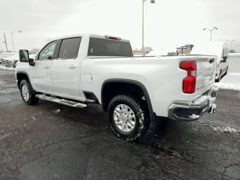 Used 2024 Chevrolet Silverado 2500 LT AWD/4WD image 6