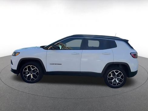 Used 2025 Jeep Compass Limited image 8