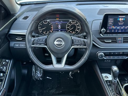 Used 2024 Nissan Altima 2.5 SR AWD/4WD image 12
