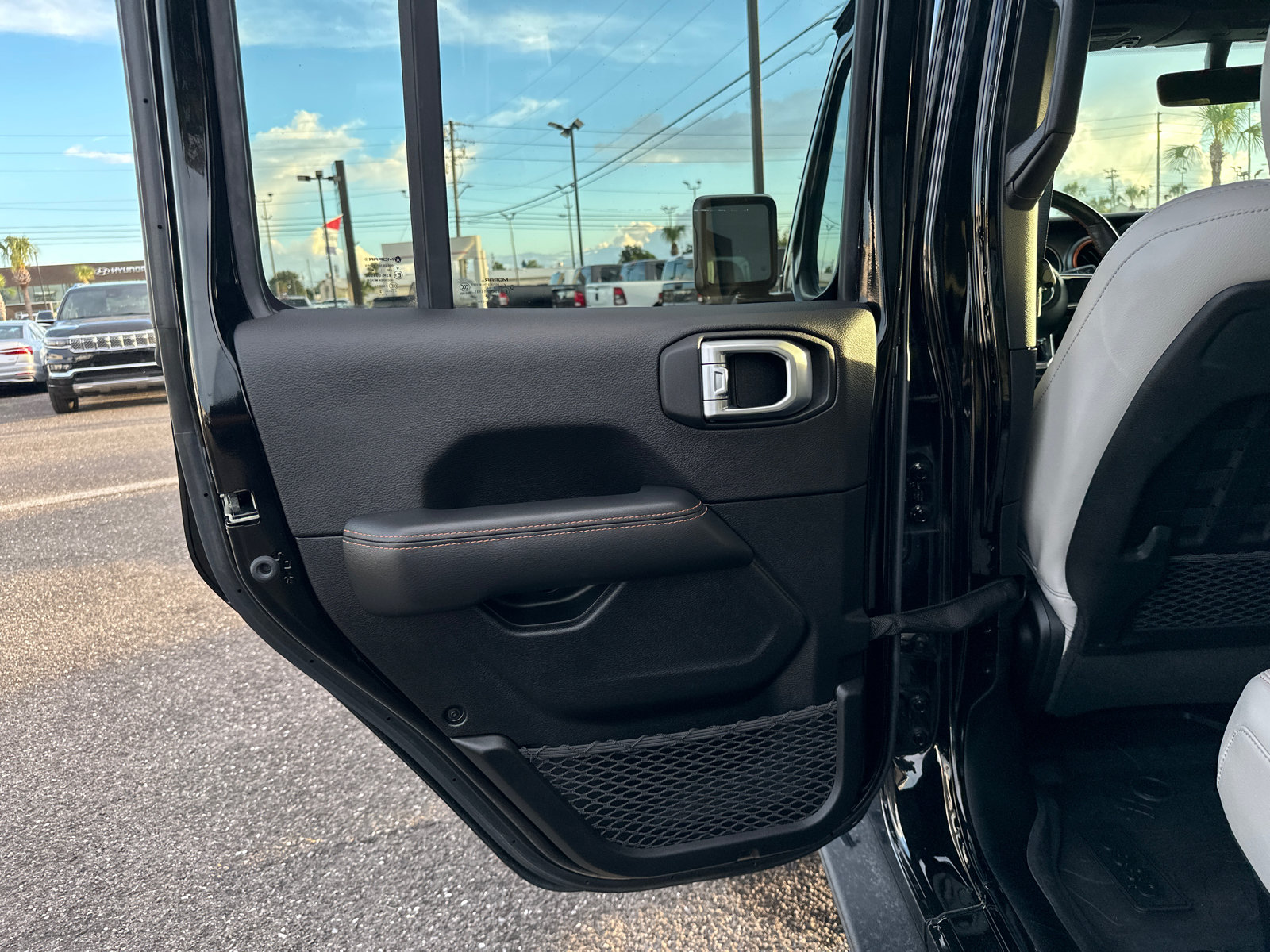 Used 2023 Jeep Gladiator Mojave w/ Cold Weather Group AWD/4WD image 13