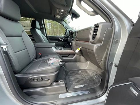 New 2026 GMC Sierra 2500 SLT image 25